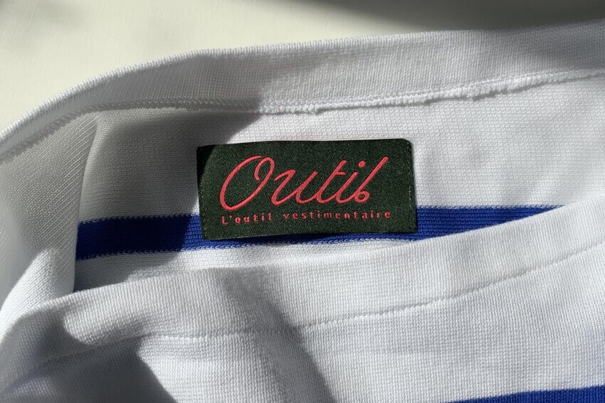 OUTIL（ウティ）のブランドタグ