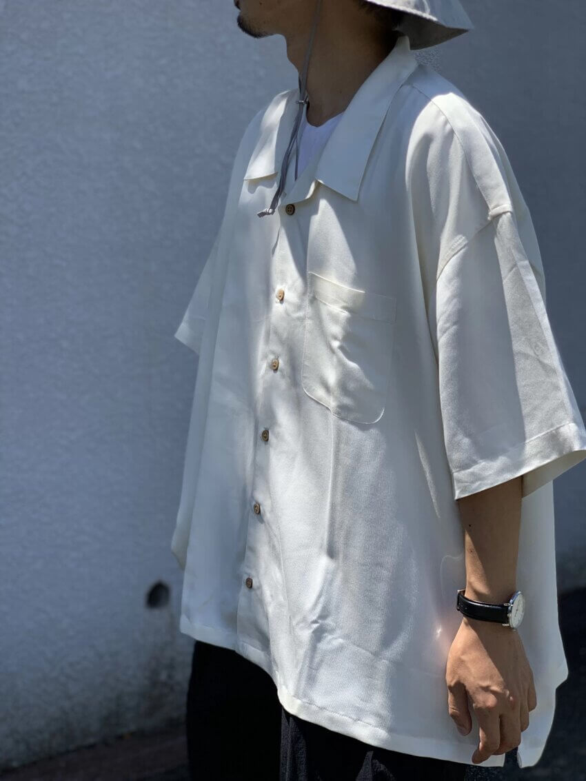 HARRITON × DAMAGEDONEのオープンカラーシャツのメンズファッションコーデ