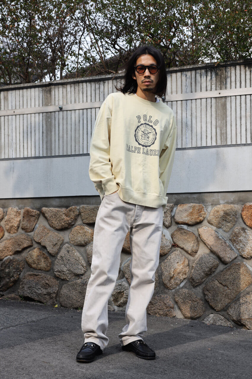 古着のポロラルフローレンのロゴスウェット、古着のリーバイス501ジーンズ、オールドグッチのビットローファー、ユニクロのサングラスのメンズコーデ