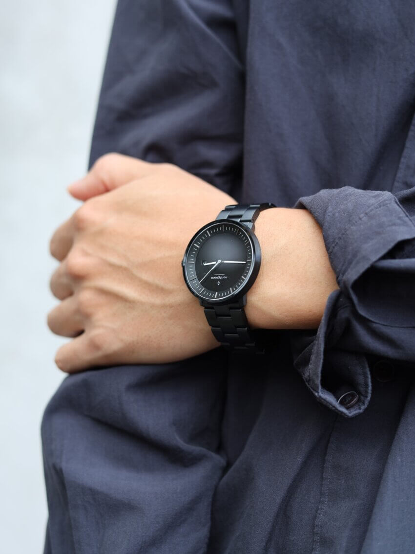 ノードグリーンの時計「フィロソファ」のオールブラックのサイズ感・着用感