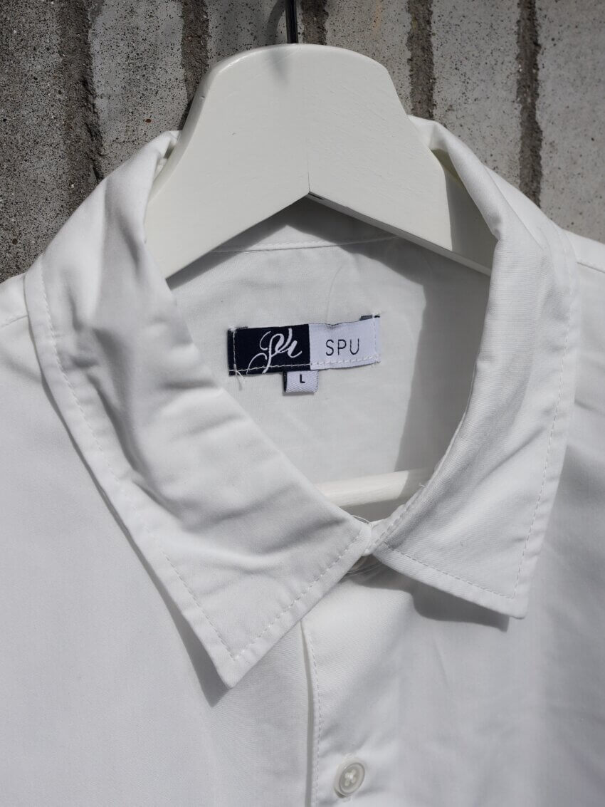 スプートニクスのシャツのタグ