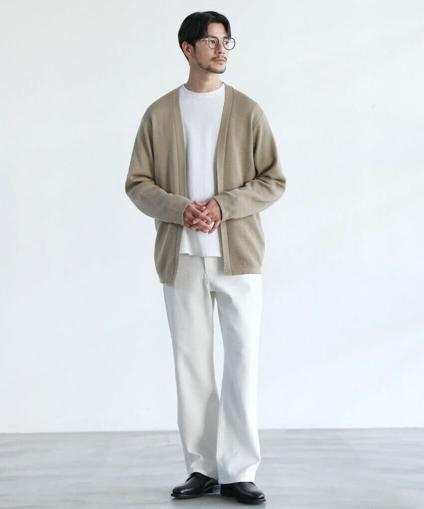 スプートニクスのカーディガンコーデ