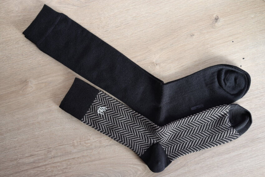 ユニクロのヒートテックハイソックスとヒートテックデオドラントソックスの丈の長さの違い