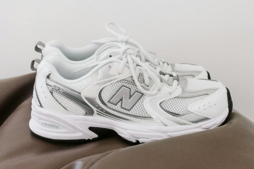 ニューバランスのスニーカー530