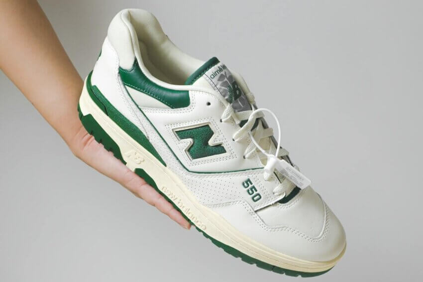 ニューバランスのスニーカー550