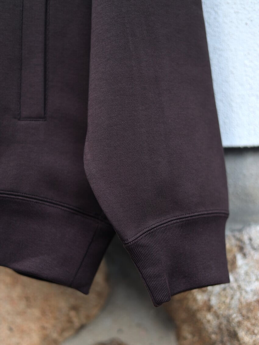 ユニクロCの2024AWのスウェットパーカー ダークブラウン