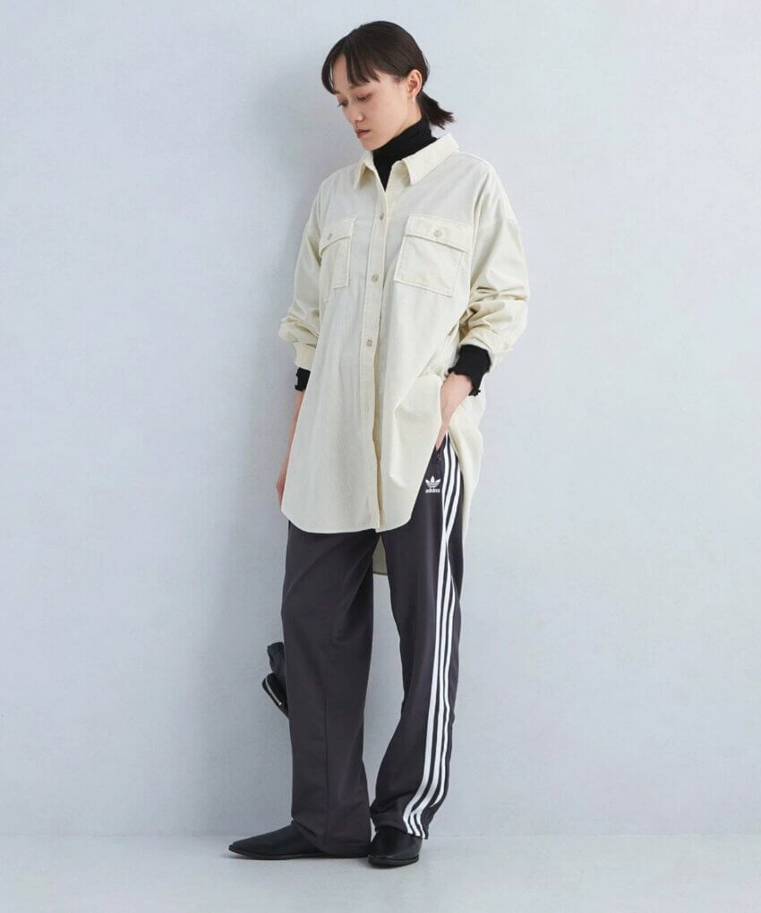 アディダスのトラックパンツ「ファイヤーバード」のレディースコーデ