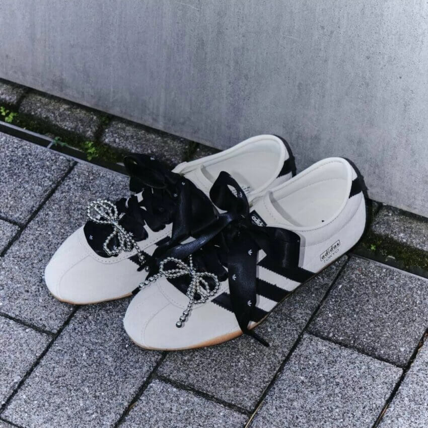 adidasのリボンシューレース「ORIBBON」の装着イメージ