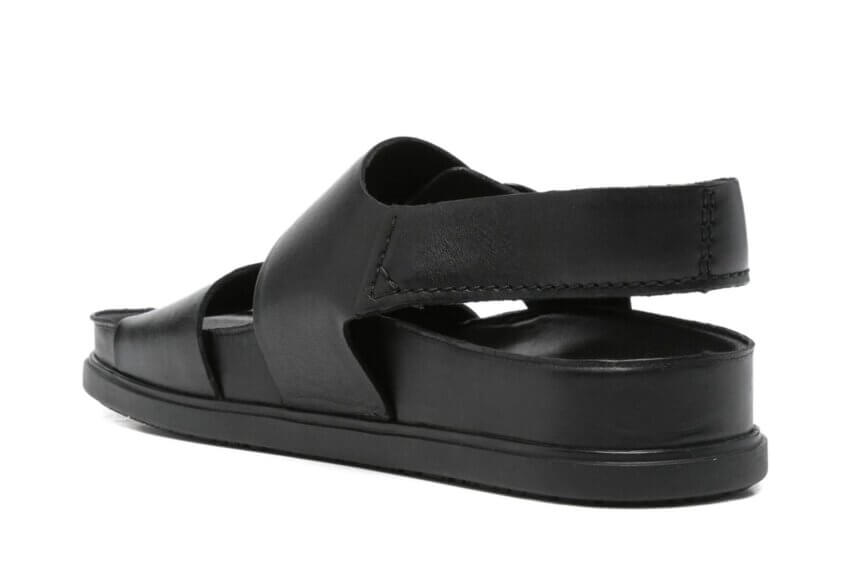 クラークスのレザーサンダル