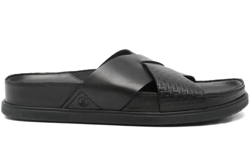 クラークスのレザーサンダル