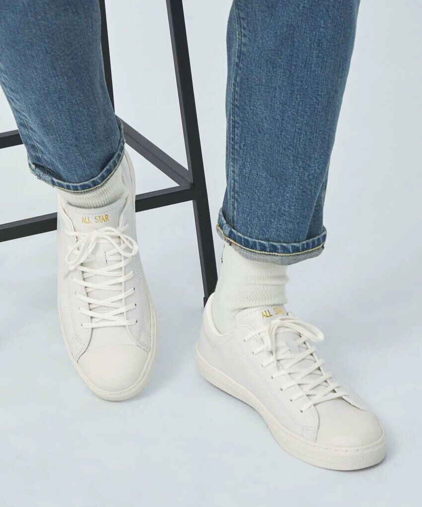 コンバースのオールスターの白