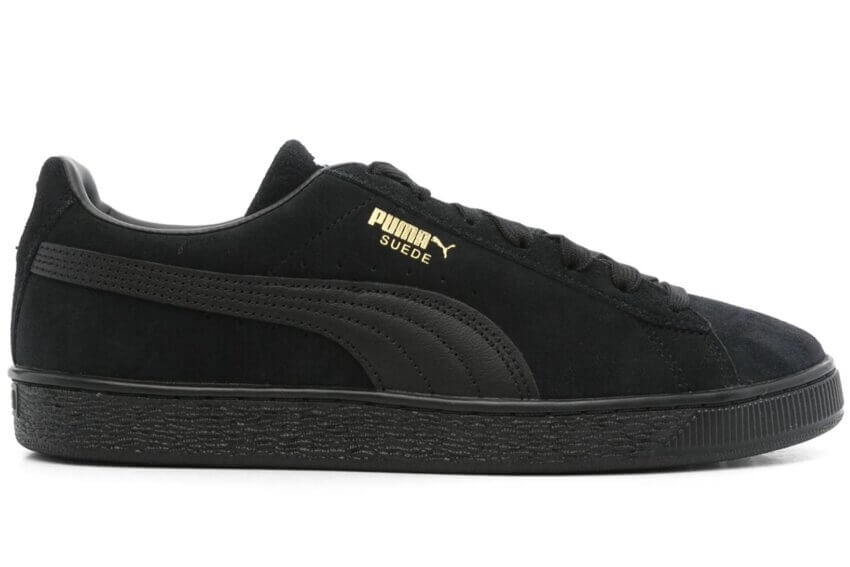 プーマのスエード黒スニーカー
