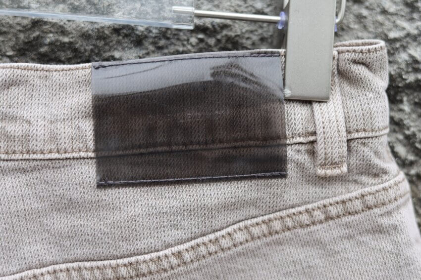 アワーレガシーのCAPRI CUTデニムのパッチ