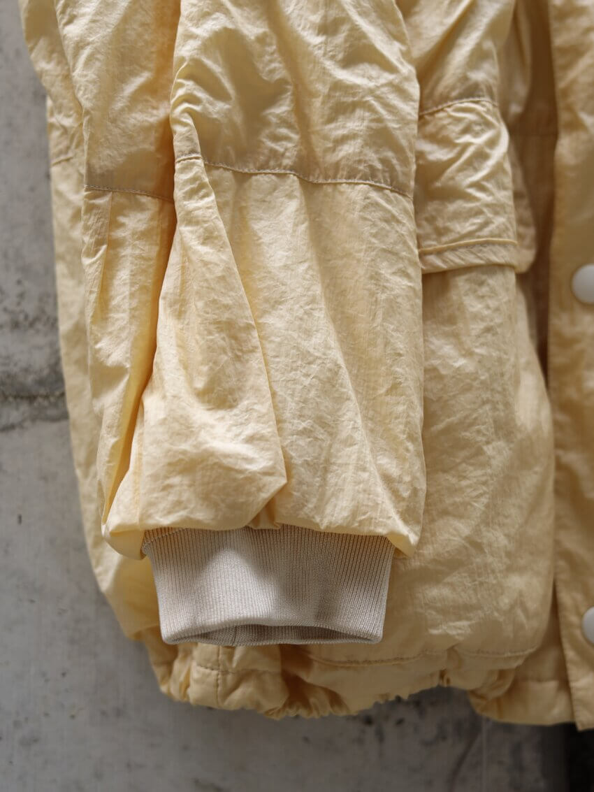 アワーレガシーのパッファージャケットの袖