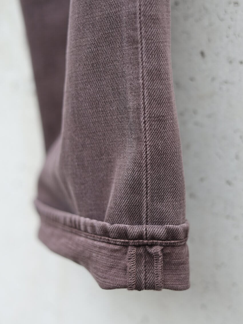 アワーレガシーのVAST CUTデニムの裾