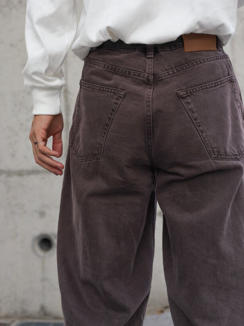 アワーレガシーのVAST CUTデニムのサイズ感（ヒップ）