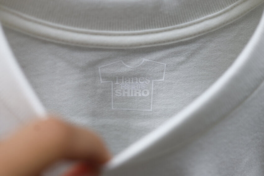 ヘインズのSHIRO クルーネックロングスリーブTシャツのタグレス仕様