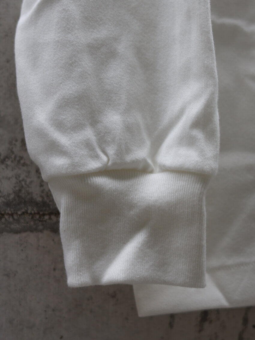 ヘインズのSHIRO クルーネックロングスリーブTシャツの袖口