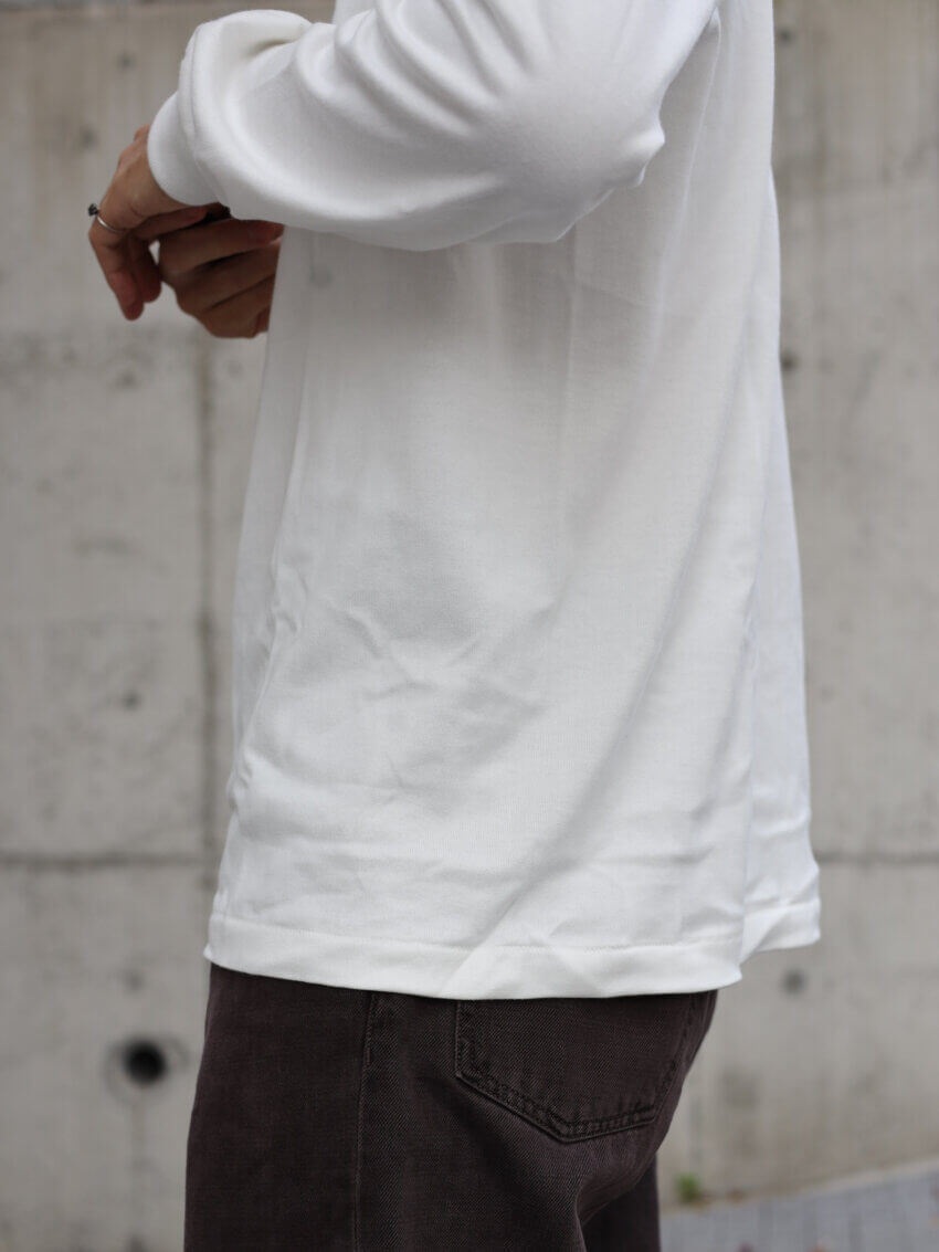 ヘインズのSHIRO クルーネックロングスリーブTシャツの丸胴仕様