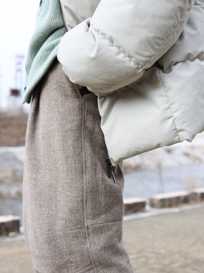 ヘドメイナーのウールカーゴパンツの着用感