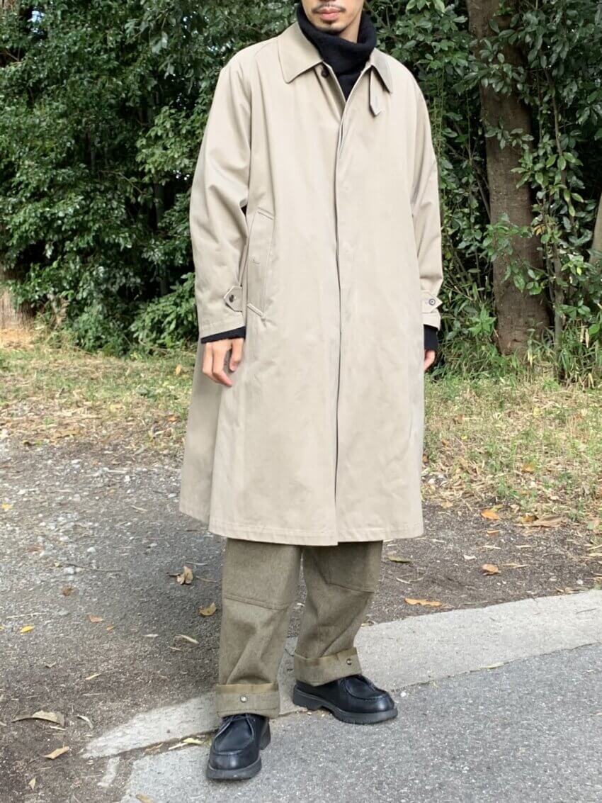 ドイツ軍のミリタリーパンツ、クレマンのチロリアンシューズ、ウルのコートのコーデ