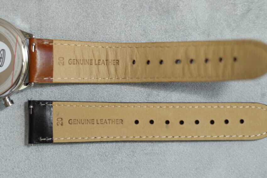 AV86のピンバックルレザーベルトの裏面