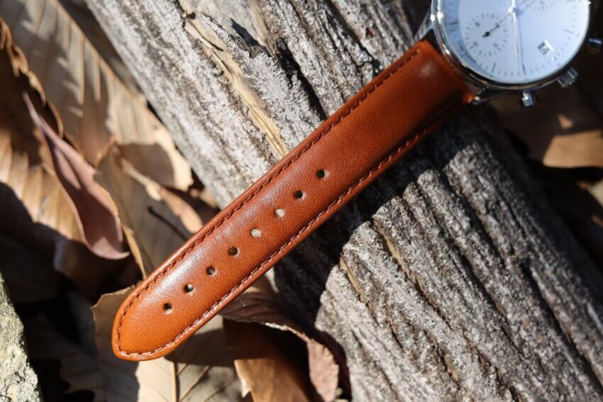 AV86のピンバックルレザーベルトの質感