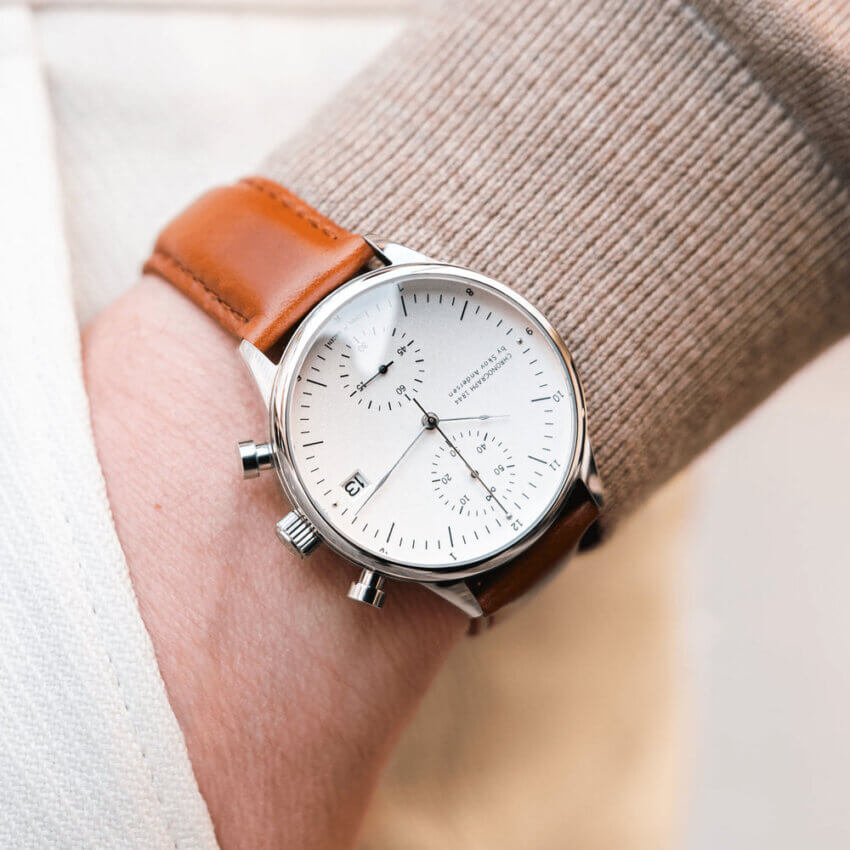 AV86（旧アバウトヴィンテージ）の1844クロノグラフ腕時計