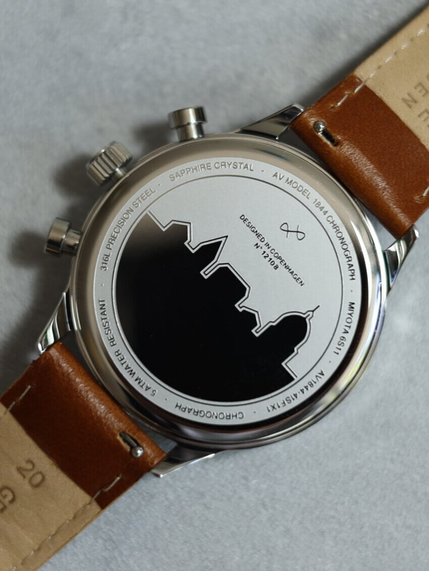 AV86（旧アバウトヴィンテージ）の1844クロノグラフ腕時計の裏面