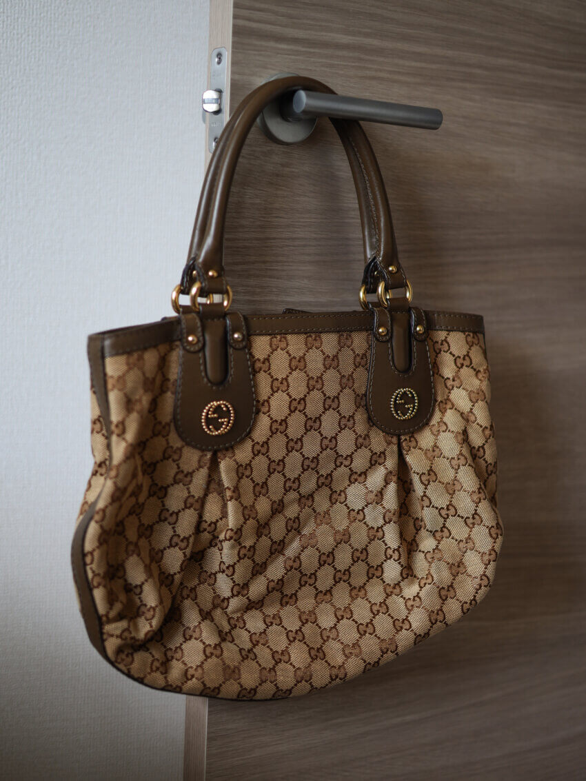 グッチ のGGキャンバス×レザーの定番トートバッグ（型番269953）