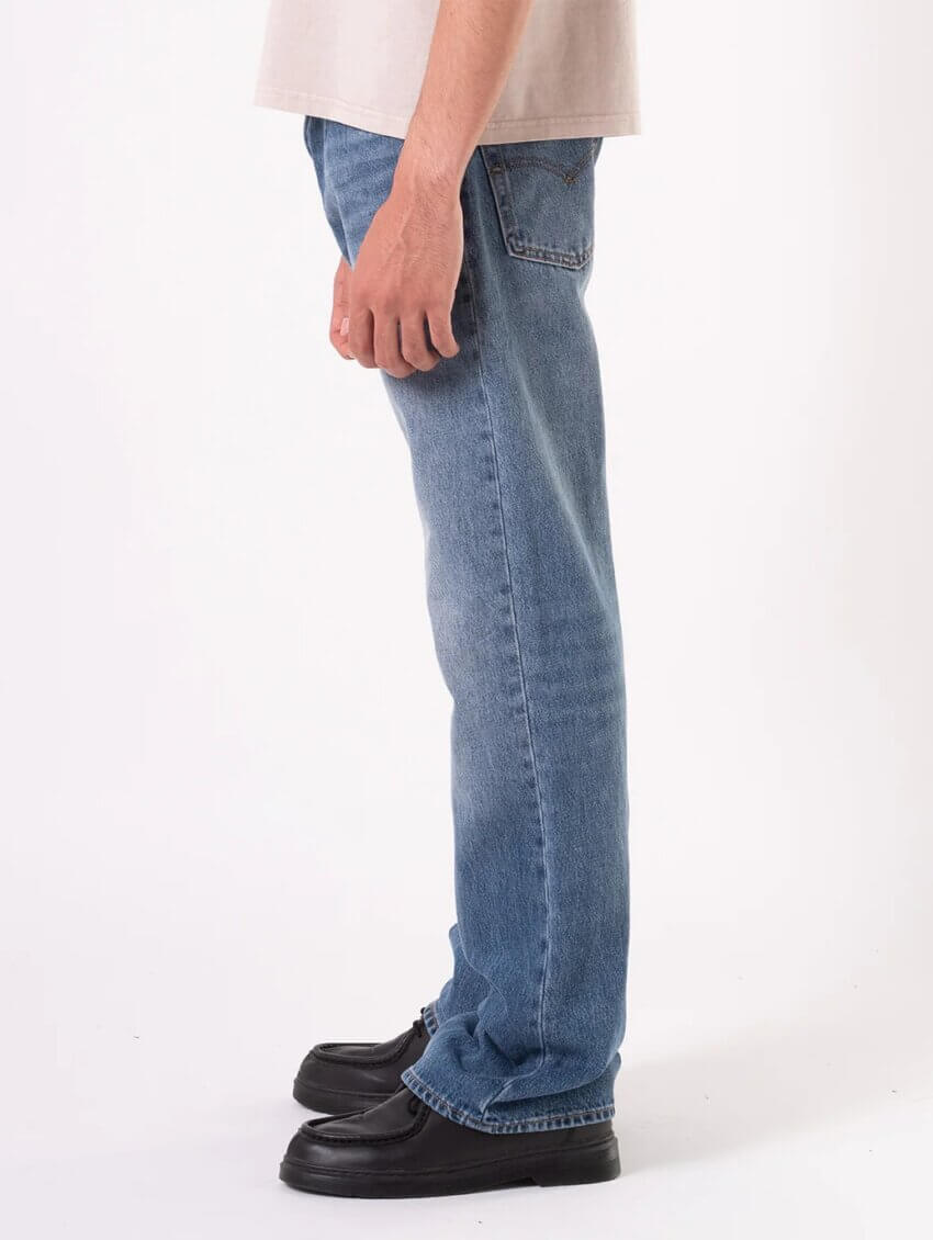 リーバイス517(現行品)のサイズ感・着用感(横)