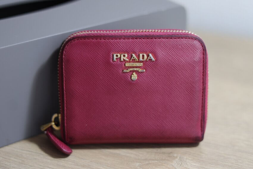 プラダのサフィアーノレザーのコインケース