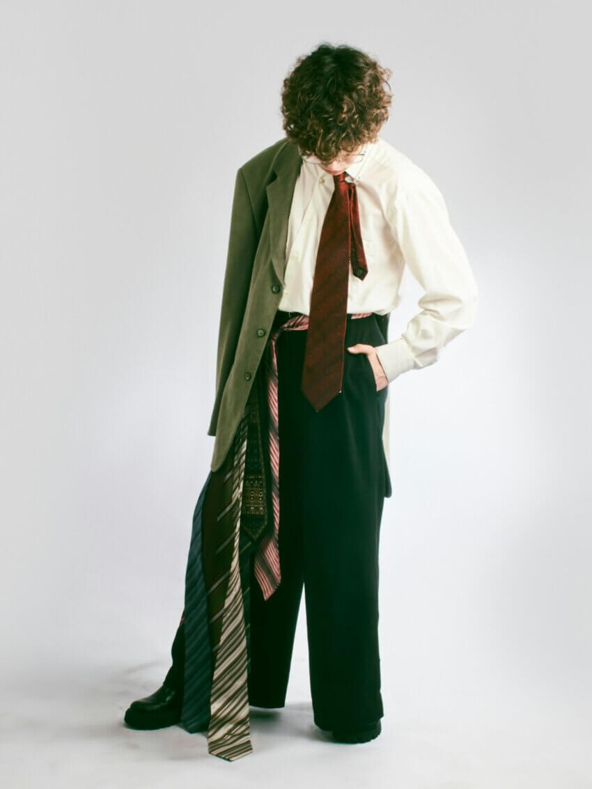 ネクタイの私服コーデ