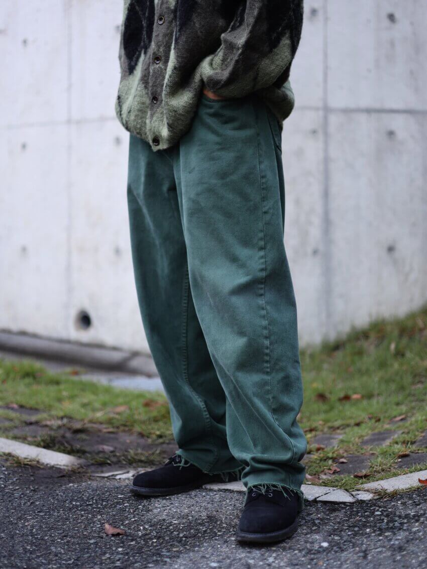 オールドギャップのデニム、foot the coacherのスエードシューズのコーデ