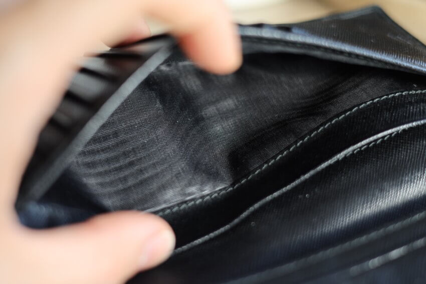 プラダのサフィアーノレザーメンズ長財布の10年目のライニング経年変化