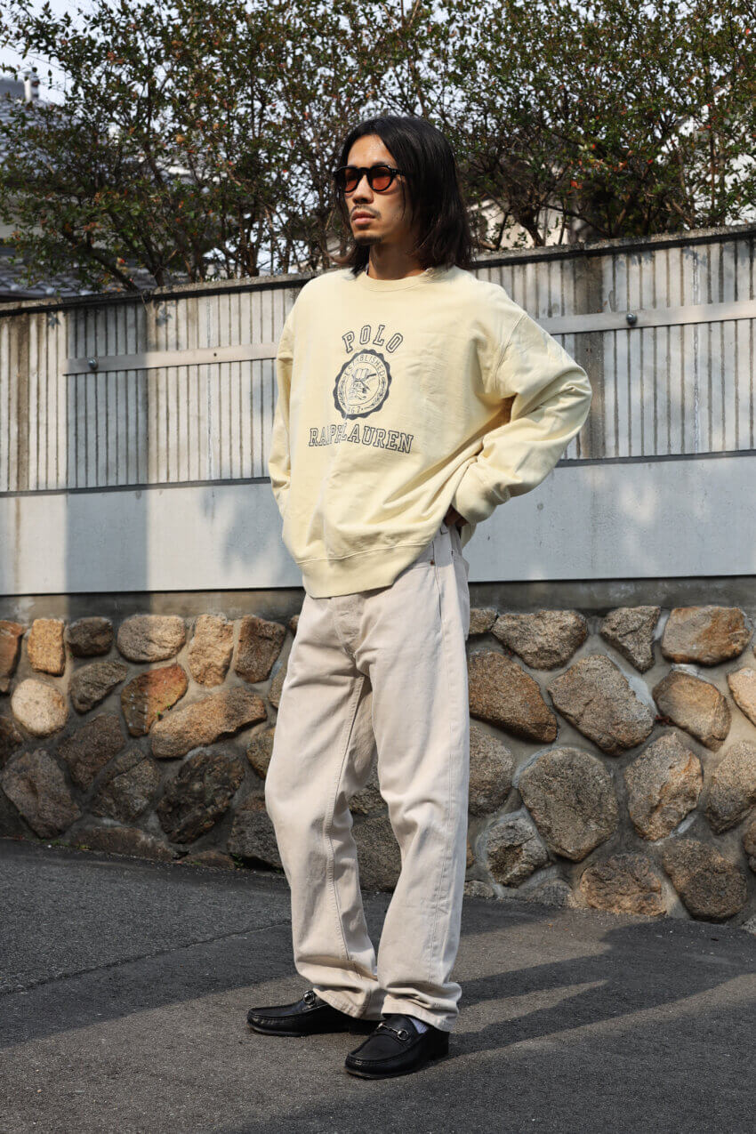 古着のポロラルフローレンのロゴスウェット、古着のリーバイス501ジーンズ、オールドグッチのビットローファー、ユニクロのサングラスのメンズコーデ