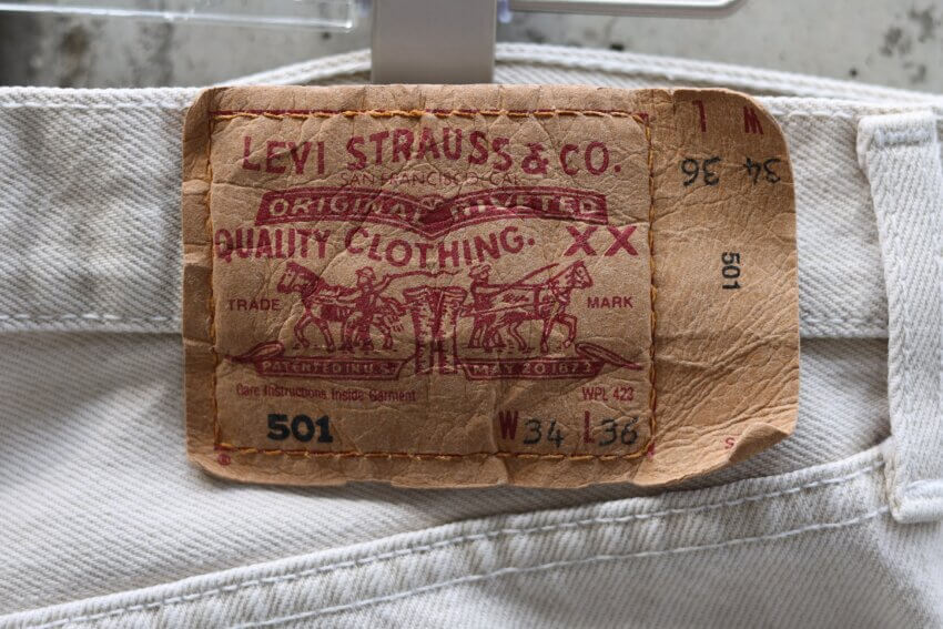 ユーロリーバイス501エクリュイギリス製のパッチ