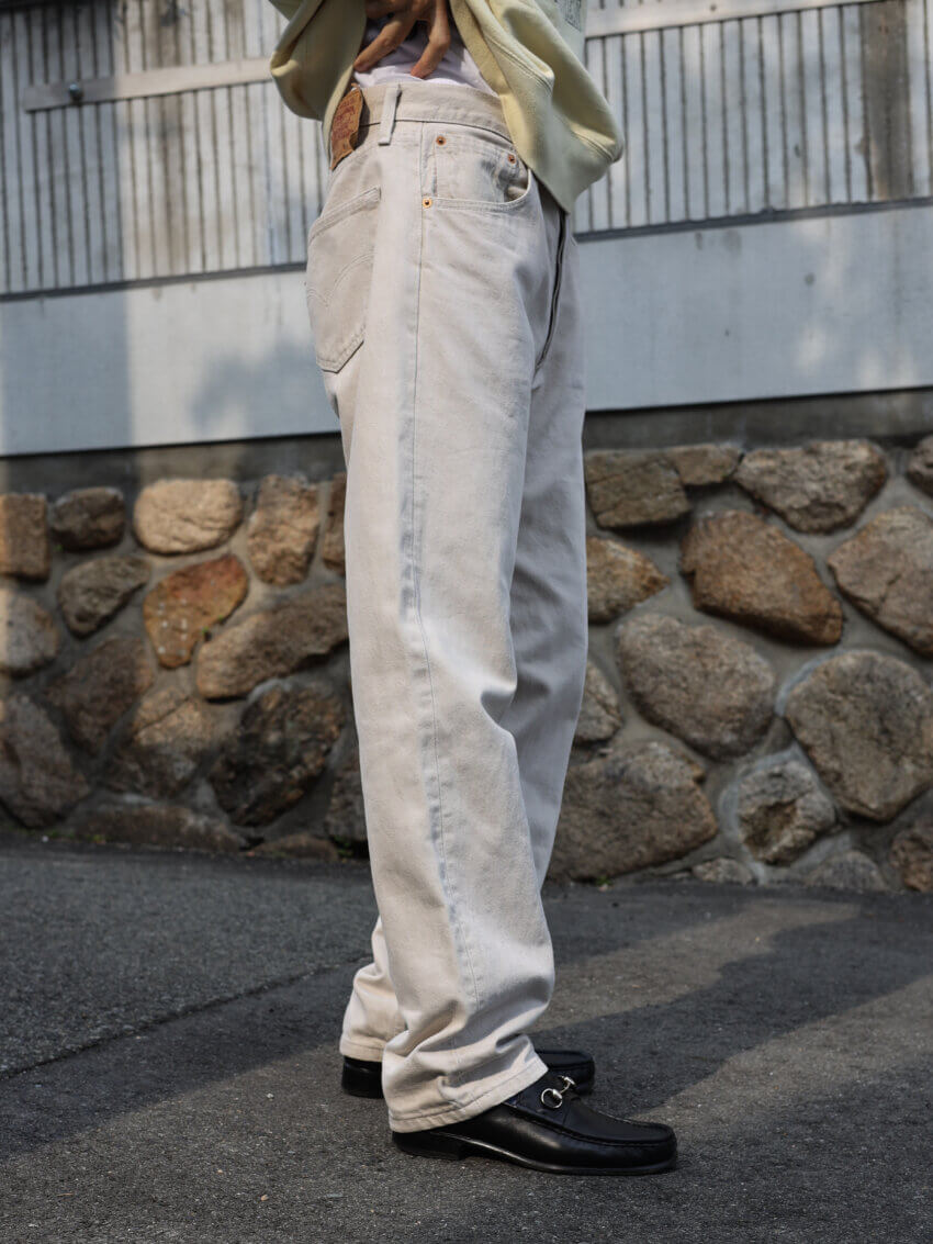 ユーロリーバイス501エクリュイギリス製のサイズ感(横)