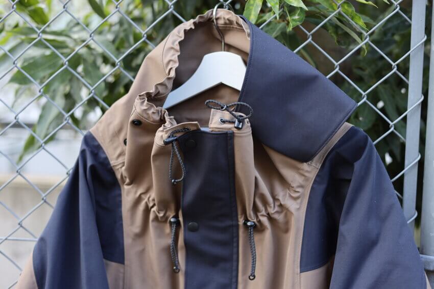 ジュンミカミ×ワイルドシングスの３レイヤーコートの襟