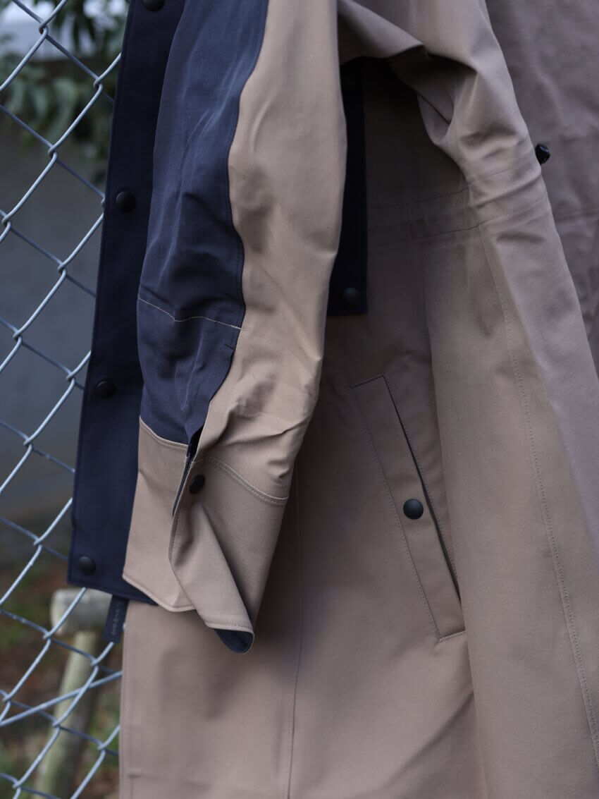 ジュンミカミ×ワイルドシングスの３レイヤーコートの袖