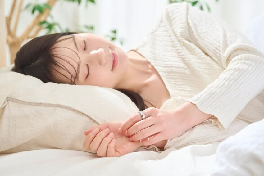 リンコンGen3の睡眠時の着用イメージ